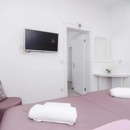 Sorgo Palace Luxury Bedroom With City View * 斯顿