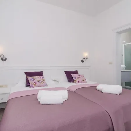 Sorgo Palace Luxury Bedroom With City View * 斯顿