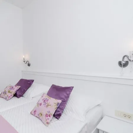Sorgo Palace Luxury Bedroom With City View