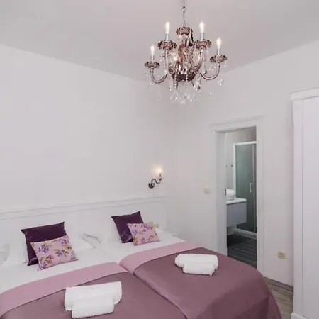 Sorgo Palace Luxury Bedroom With City View Apartment Ston